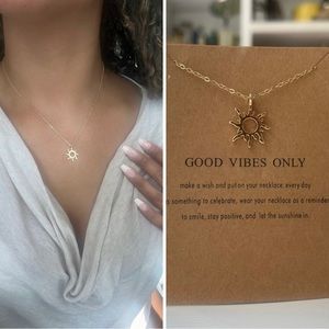 🔮 3/$15 🔮 Dainty Sun Necklace